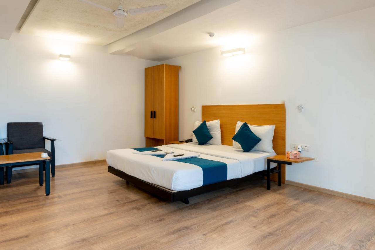 Hotel Arma Town House Мумбаи Экстерьер фото