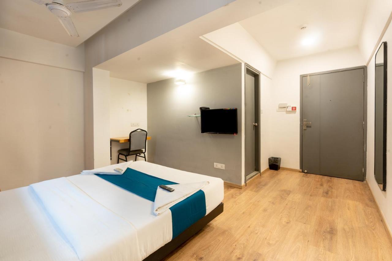 Hotel Arma Town House Мумбаи Экстерьер фото