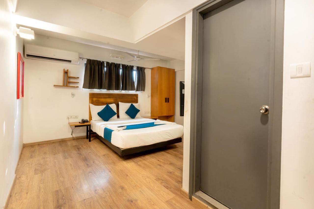 Hotel Arma Town House Мумбаи Экстерьер фото
